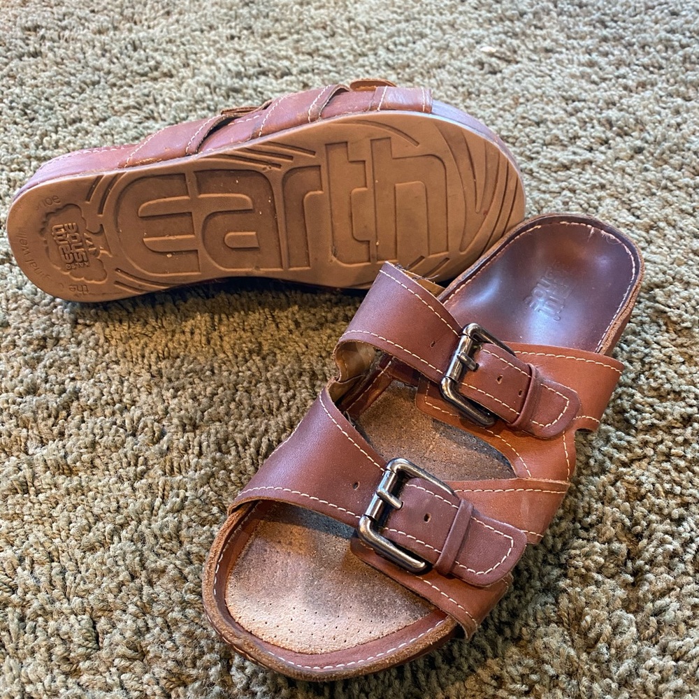 Earth shoes